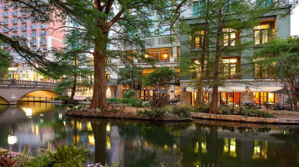 Hotel Contessa: Contemporary Elegance on the River Walk